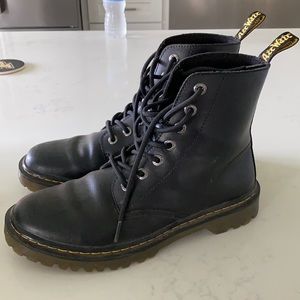 black dr martens